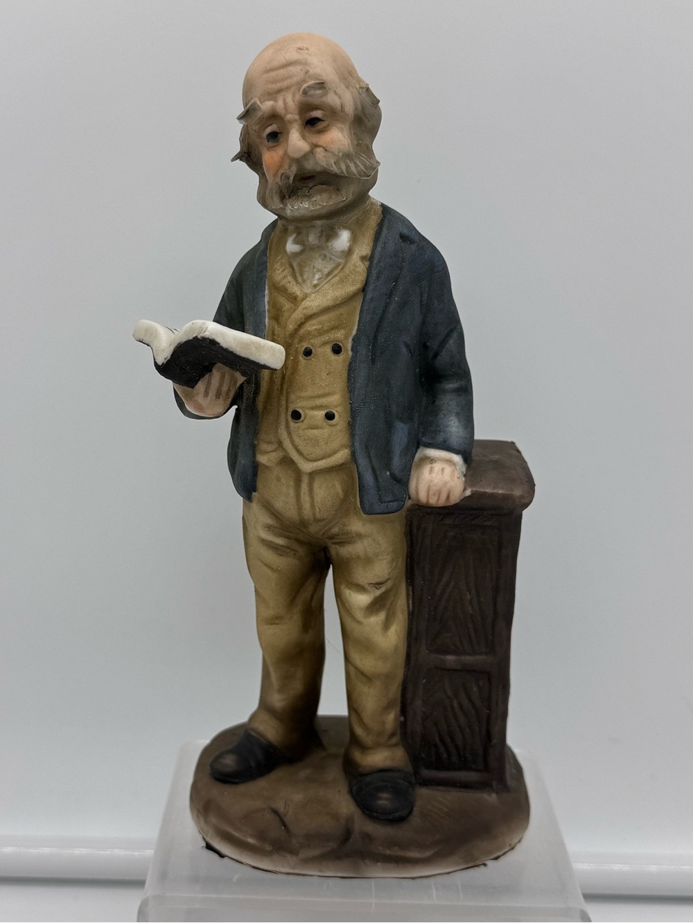 Vintage Old Man Reading Book Figurine Teacher Preacher Library Decor